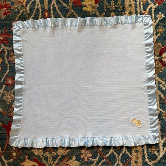 Classic Pooh Waffle Weave Ruffle Satin Edge Reach for the Stars